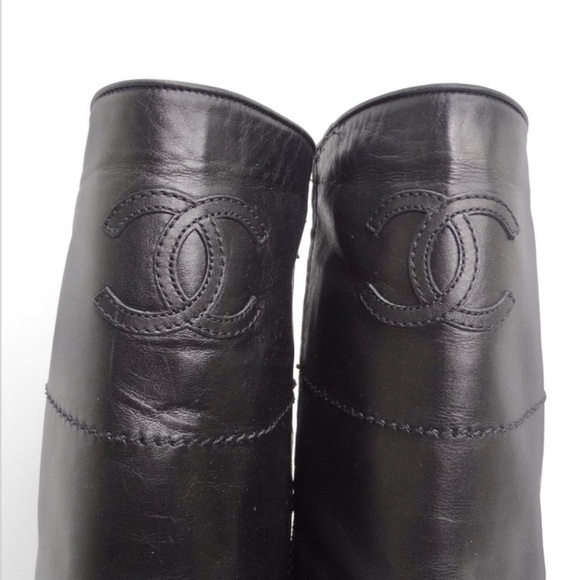 Chanel Interlocking CC Logo Black Leather Riding Boots - Picture 5 of 11